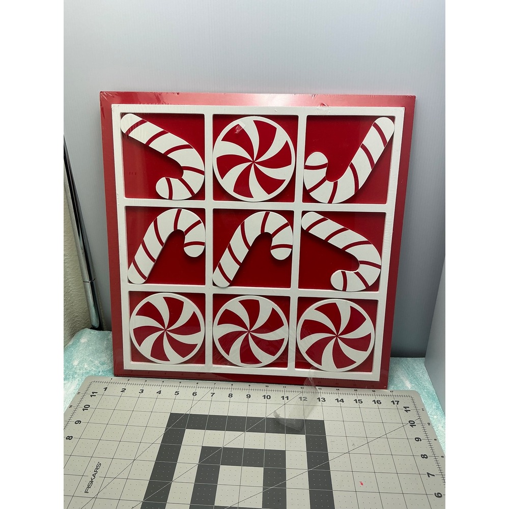 Christmas peppermint Tic Tac Toe game